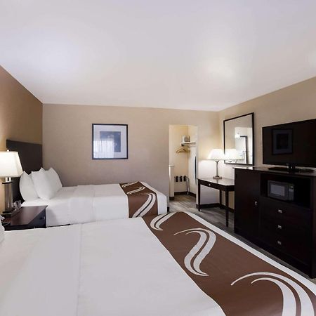 Quality Inn & Suites Big Rapids Near University Extérieur photo
