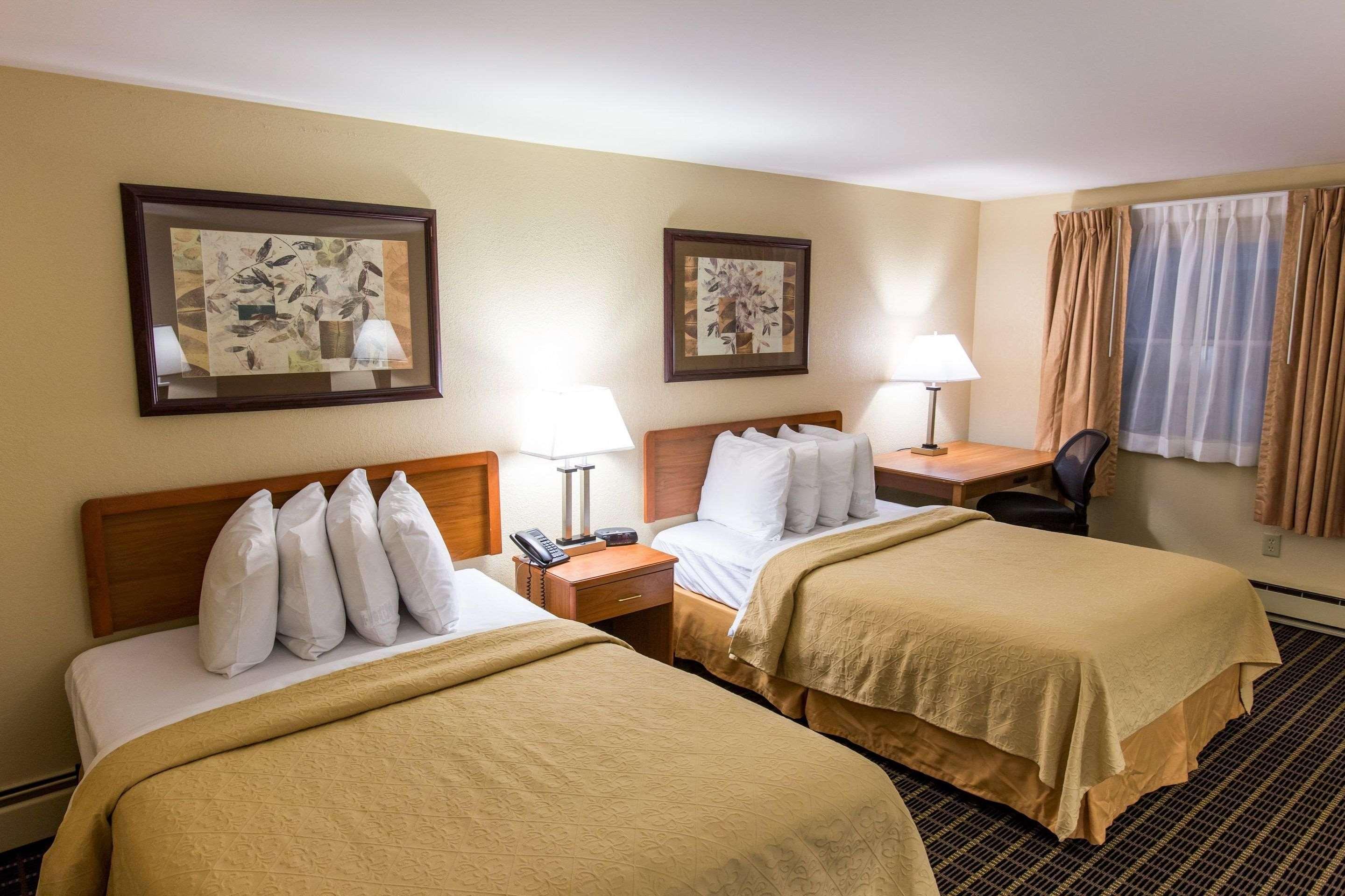 Quality Inn & Suites Big Rapids Near University Extérieur photo